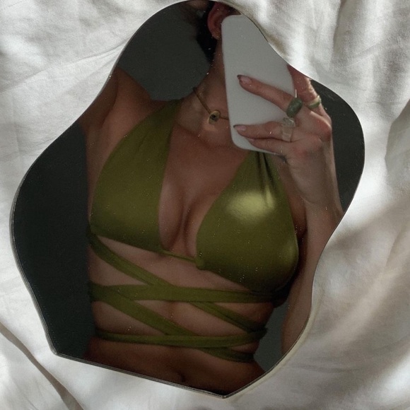 Criss Cross Top - Picture 1 of 1